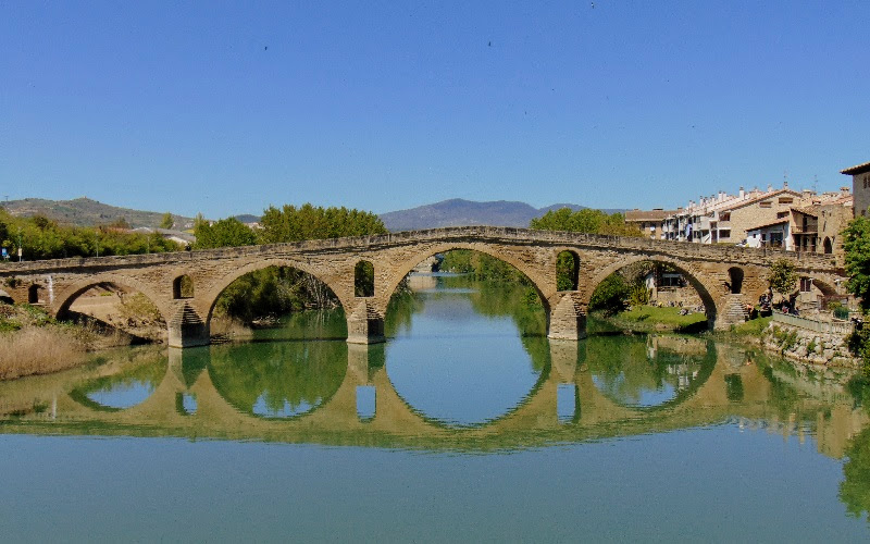 puente romanico puente la reina