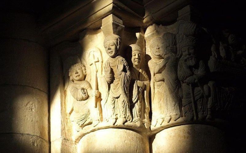 capitel iluminado pelo milagre de la luz